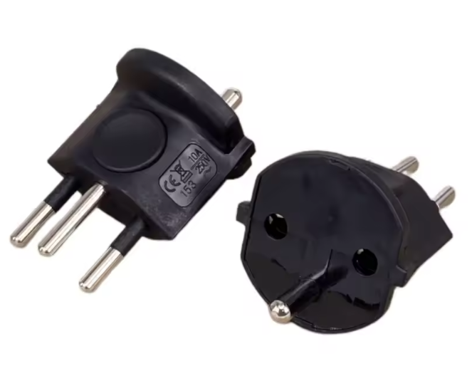 Europäischer Reiseadapter EU → CH | 3-polig, 10A 250V, Schwarz